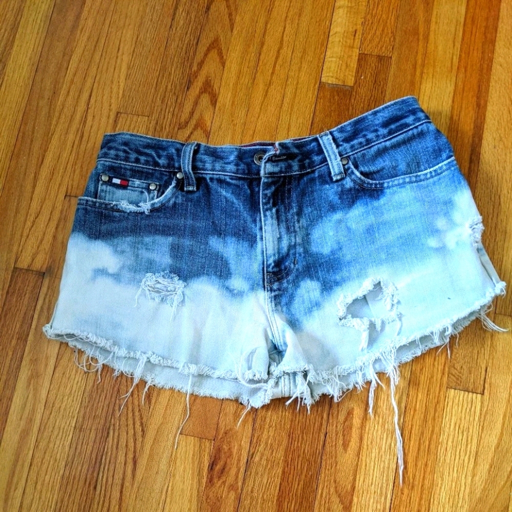 Tommy Hilfiger